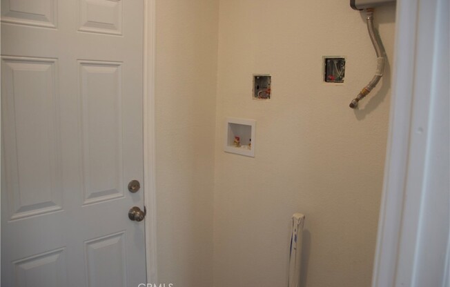 372 E 55 ST