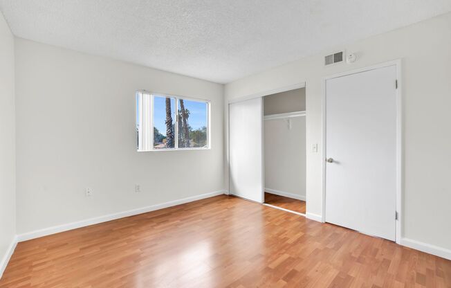 3 beds, 1.5 baths, 950 sqft, $1,970, Unit L-21