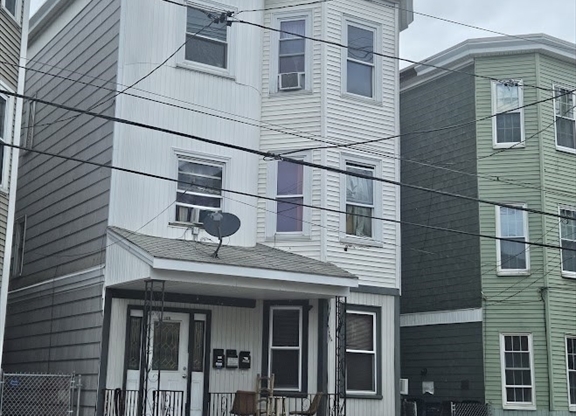 192 CHESTNUT ST