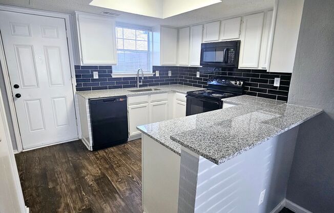 $500.00 of Move In SPECIAL - Updated Townhouse Available Now