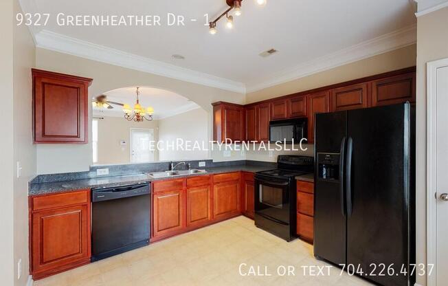9327 GREENHEATHER DR