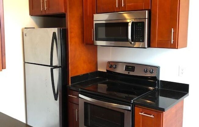 122 (725 Monterey)