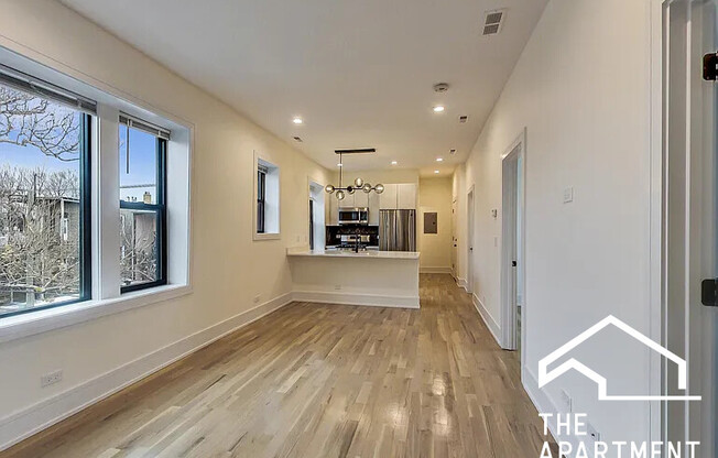 2551 W HIRSCH