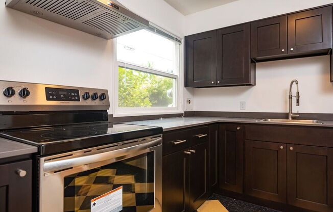 2 beds, 1 bath, 801 sqft, $1,825, Unit 2920-01