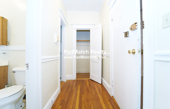 60 Woodstock Ave