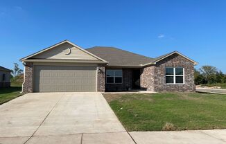 4 beds, 2 baths, $1,595