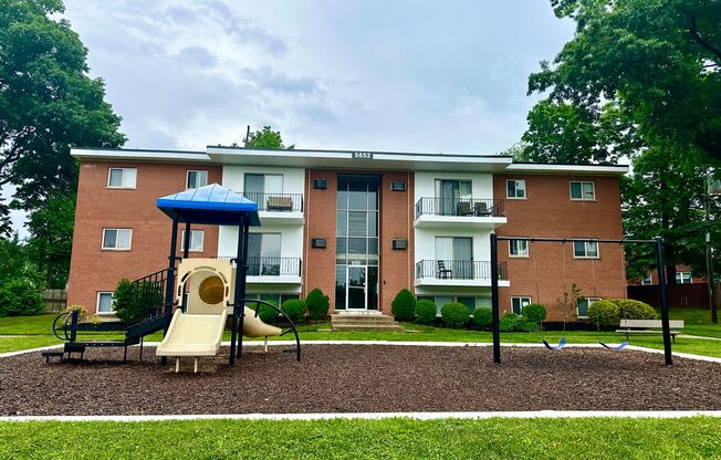 Spacious 2-Bedroom Apartments at Groesbeck Gardens – Peaceful Living with Modern Comfort