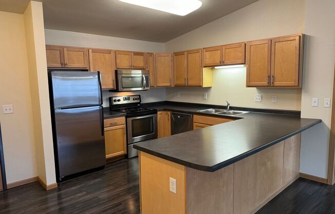 2 beds, 2 baths, 982 sqft, $1,220, Unit 621-203