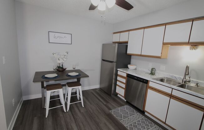The Cumberland of Columbus.  Modern look in a convenient location 1 & 2 bedroom apartments.  Pet friendly!