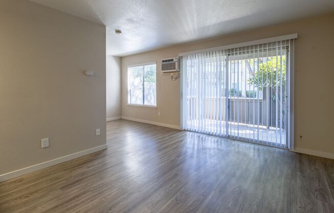 Studio, 1 bath, 360 sqft, $1,450, Unit 96