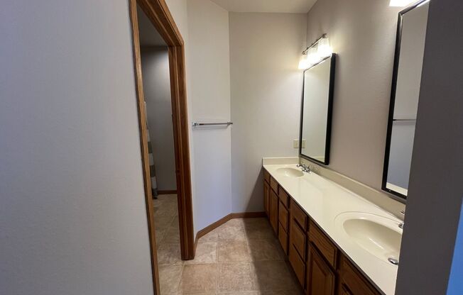 2 beds, 2 baths, 1,308 sqft, $1,785, Unit 4026