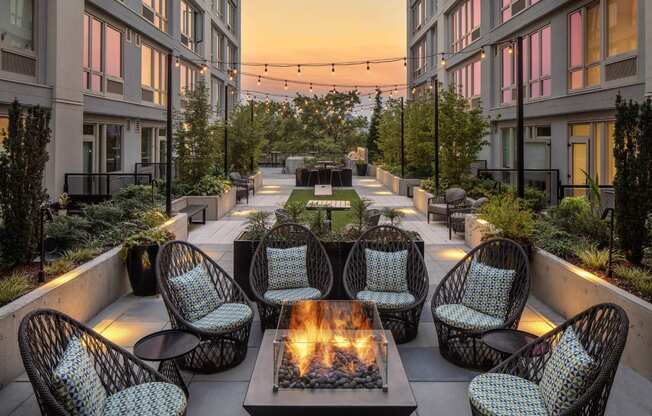 Anthem PDX Apartments Outdoor Courtyard and Fire Pit