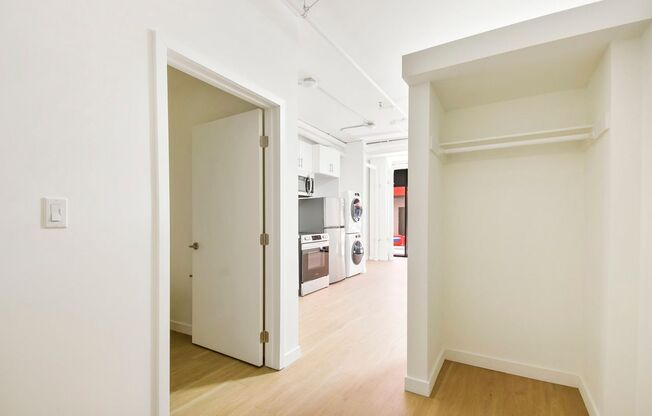 Studio, 1 bath, 409 sqft, $1,795, Unit 1011