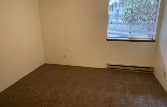 2 beds, 1.5 baths, 900 sqft, $1,600, Unit C105