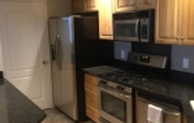 Great 2 bedroom condo on 2nd story!
