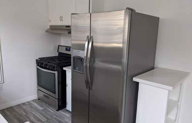 1 bed, 1 bath, 700 sqft, $2,295