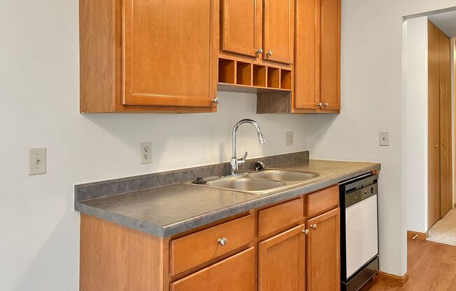 2 beds, 1 bath, 866 sqft, $1,345, Unit 3927106