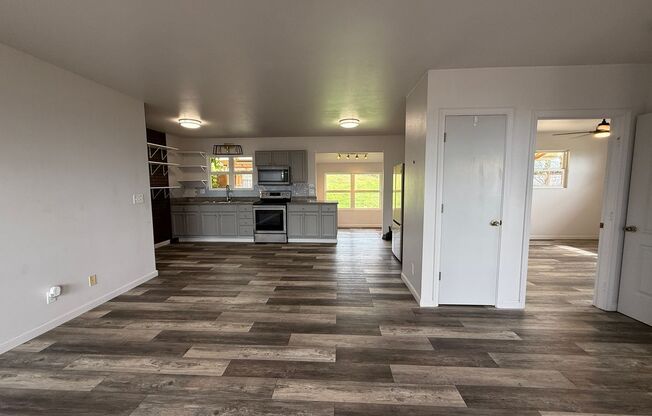 Unfurnished 2 bed/1 bath Kula Cottage with fully fenced yard