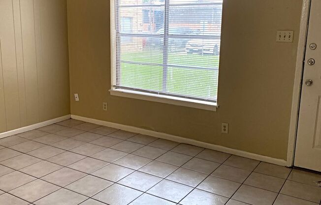 2 beds, 1.5 baths, 681 sqft, $895, Unit WC 7