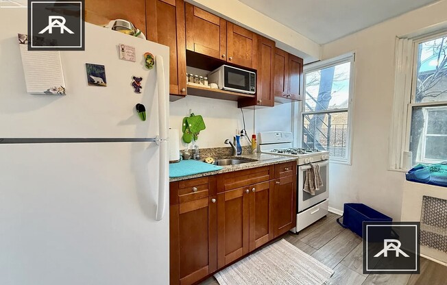 1995 COMMONWEALTH AVE