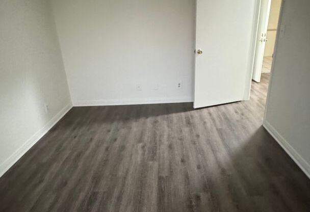 1 bed, 1 bath, 550 sqft, $1,825, Unit 5