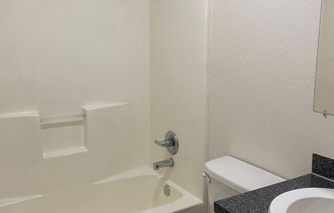 1 bed, 1 bath, $575, Unit #23