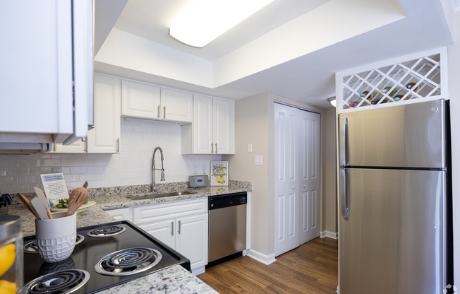 Lake House at Martin's Landing | Roswell, GA | Kitchen