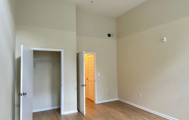 1 bed, 1 bath, 950 sqft, $1,400, Unit 417- Unit 201