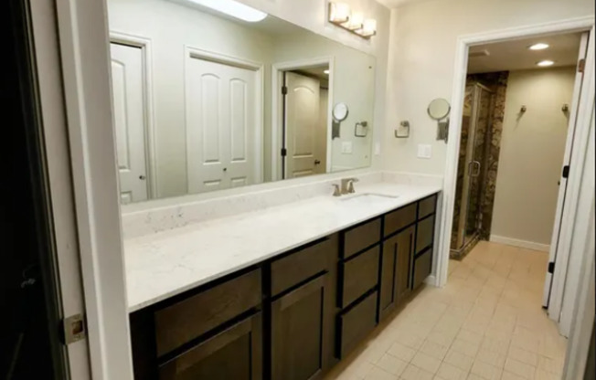 2 beds, 2 baths, $1,950, Unit Apt 131