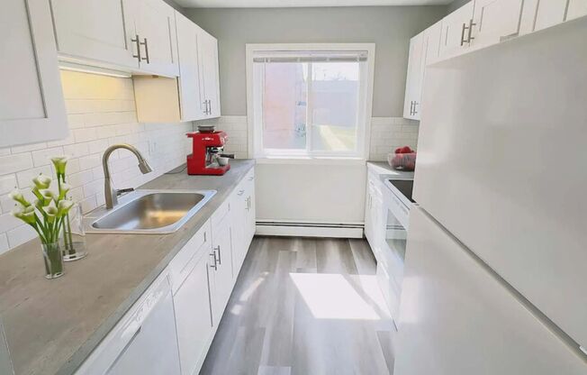 2 beds, 1 bath, 935 sqft, $1,275, Unit 324-303