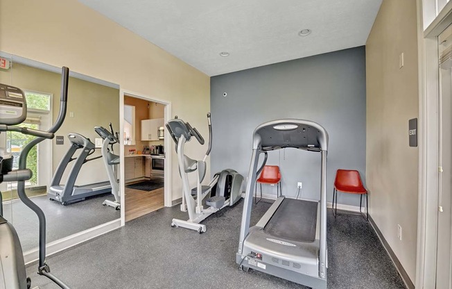 Gym at Patchen Oaks Apartments, Kentucky