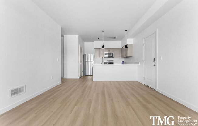 1 bed, 1 bath, 746 sqft, $1,599, Unit E112