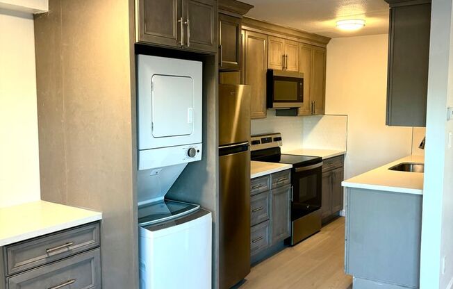 1 bed, 1 bath, 780 sqft, $2,800, Unit 14