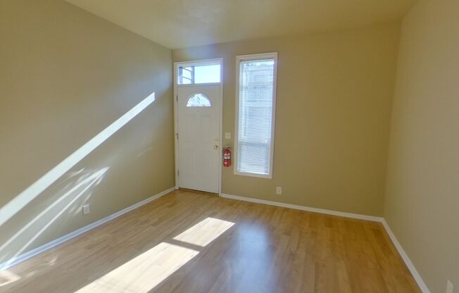 2 beds, 1 bath, $1,600, Unit 3