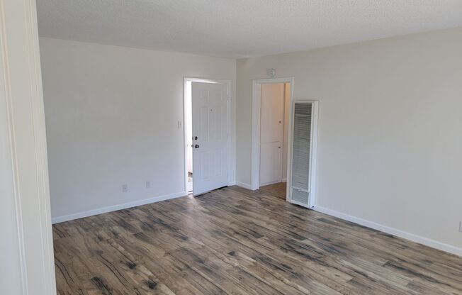 2 beds, 1 bath, 885 sqft, $2,300, Unit 623 Kirk Ave