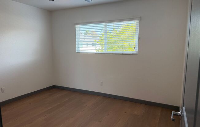 2 beds, 1 bath, 950 sqft, $3,025, Unit A111