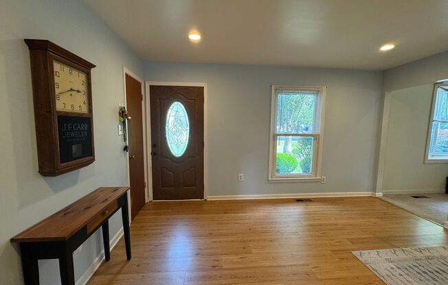 Beautiful 3 Bed 2.5 Bath Single Family Home On Large Private Lot In Manassas