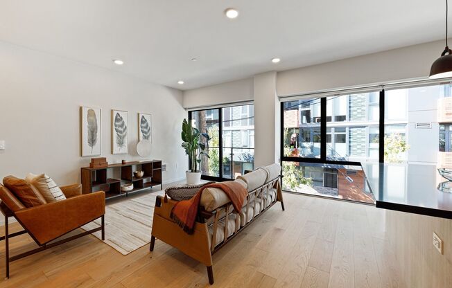 2 beds, 2 baths, $4,250, Unit # 5