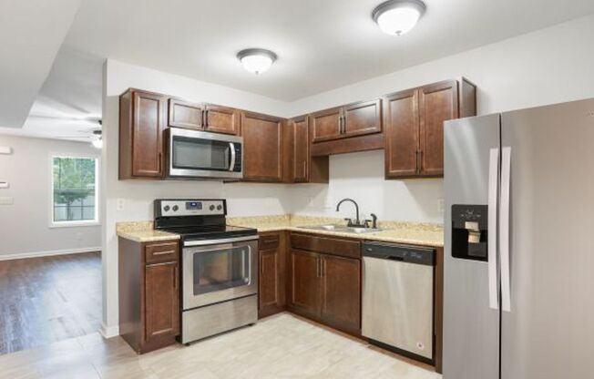 2 beds, 1.5 baths, 1,050 sqft, $1,300, Unit Memorial Drive - E