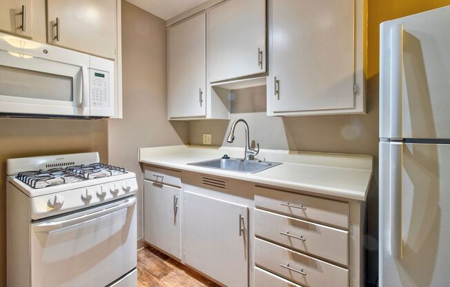 $700 Lease Signing Bonus ~ Limited Time Only ~ Live Where Downtown Meets Midtown, Absolute Must See!