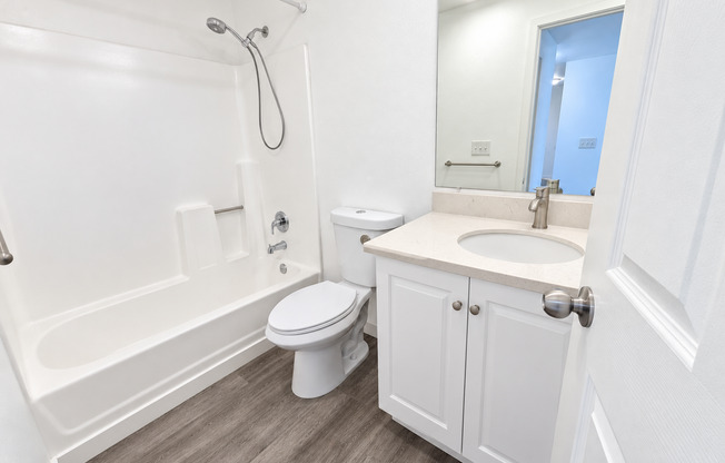 1 bed, 1 bath, 590 sqft, $1,395, Unit 126
