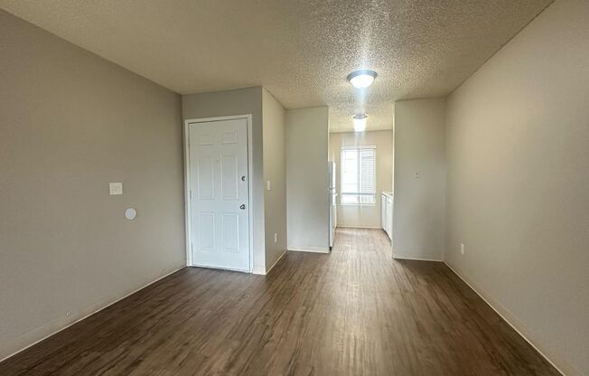 2 beds, 1 bath, 760 sqft, $1,395, Unit 41
