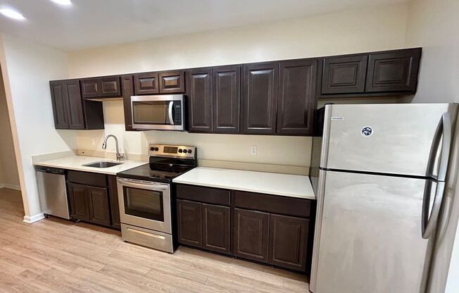 2 beds, 1 bath, 1,013 sqft, $1,499, Unit 411 Unit 201