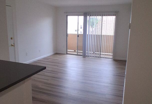 2 beds, 2 baths, 836 sqft, $2,400, Unit 203