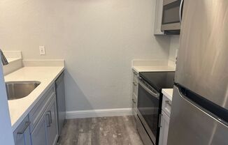 2 beds, 1 bath, $2,200, Unit # 03