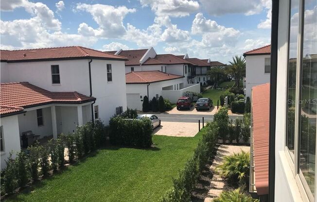 8896 Bismarck Palm Dr