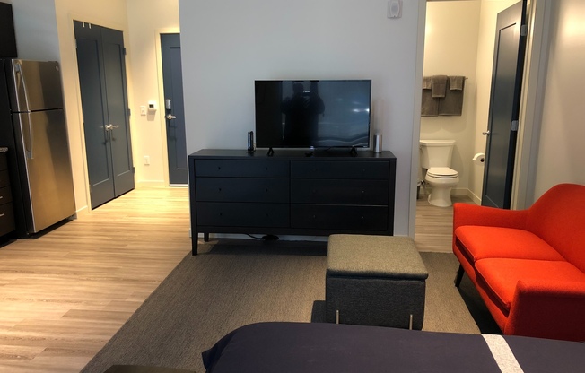 Studio, 1 bath, 401 sqft, $1,450, Unit #105
