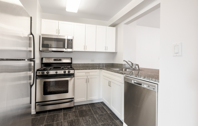 1 bed, 1 bath, 652 sqft, $5,028, Unit 8P