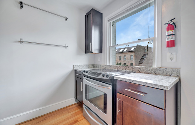 1367 K ST SE