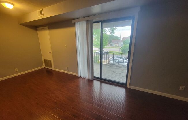 2 BR/1.5 BA Spacious Apartment